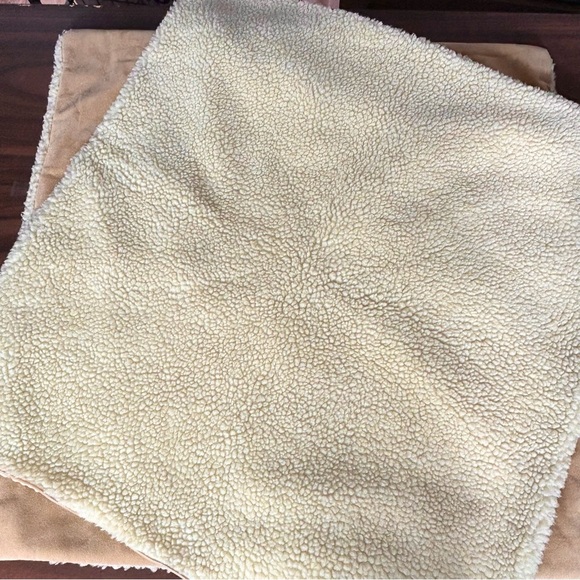 Set of 2 River Road large pillow covers faux suede and Sherpa double sided 25” - Picture 9 of 16